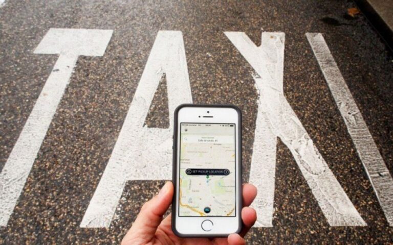 Más de 100 taxistas de La Plata ya usan su propia app para competir contra UBER