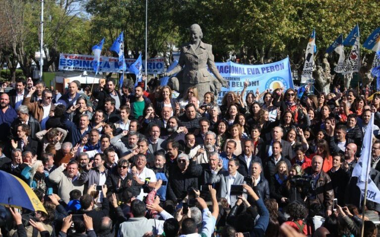 Con Moyano y Duhalde, el peronismo homenajeó a Evita y espera la definición de Cristina