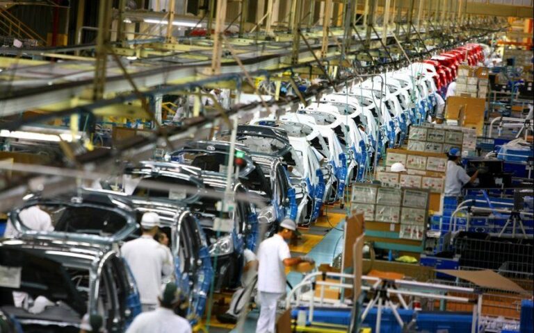 Desde que Macri es presidente se destruyeron unos 3.500 puestos de trabajo industriales por mes