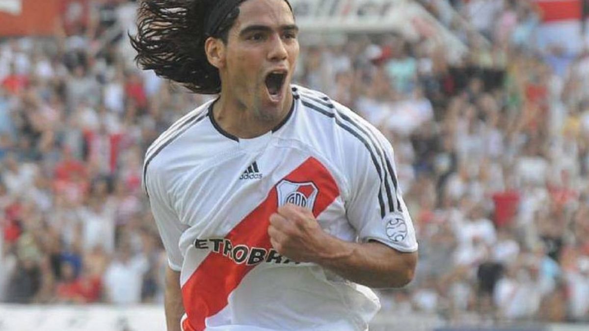 Imperdible ola de memes tras el rumor de la vuelta de Falcao a River