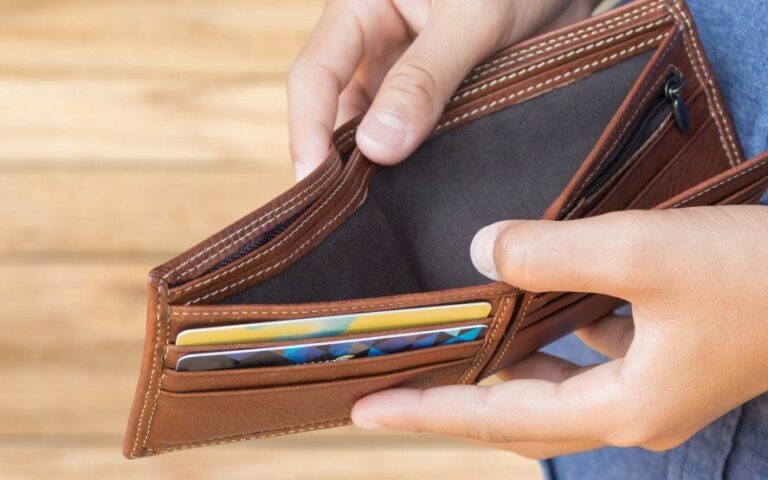 Pérdida del poder adquisitivo: los salarios cayeron por 17 puntos contra la inflación