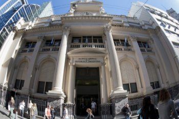 por intereses de leliq, los bancos se llevan por mes el equivalente a mas de 6 millones de jubilaciones minimas