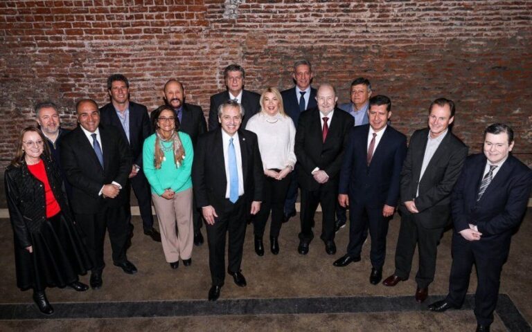 Alberto Fernández ya tiene la foto con los gobernadores peronistas de cara a las PASO