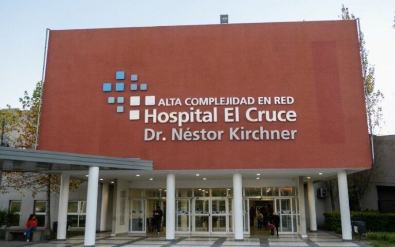 En el Hospital El Cruce realizaron el primer reemplazo de aorta abdominal de urgencia
