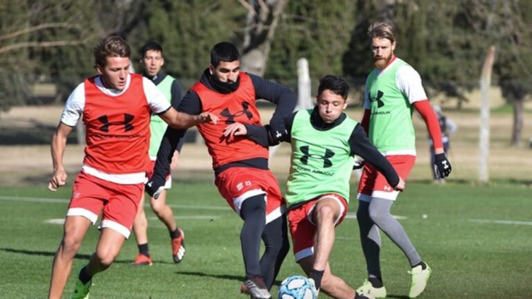 Lista de concentrados de Estudiantes para recibir al Rojo