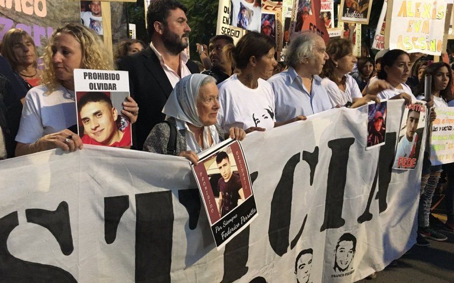Comienza el juicio a seis policías acusados de la muerte de siete ...
