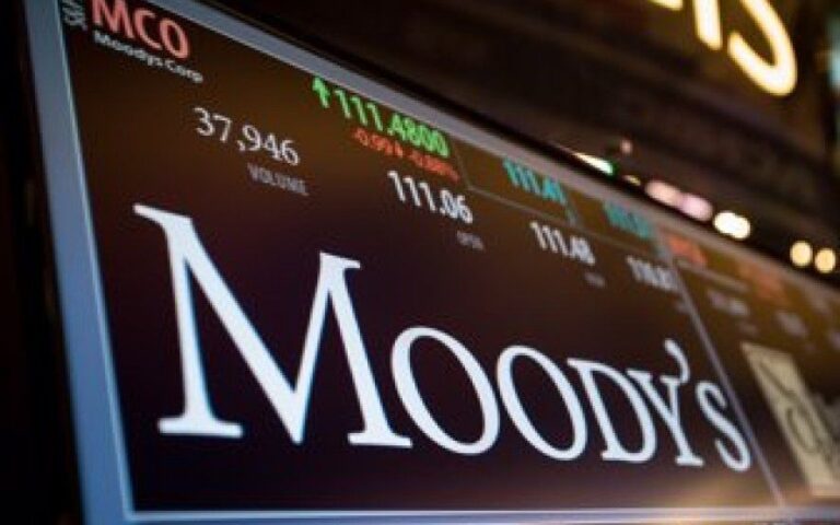 Moody’s bajó calificaciones a empresas, provincias, y municipios argentinos