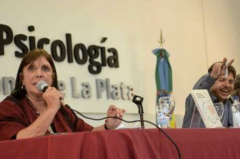 teresa garcia: ?si vidal quiere tratar los pliegos seria escandaloso?