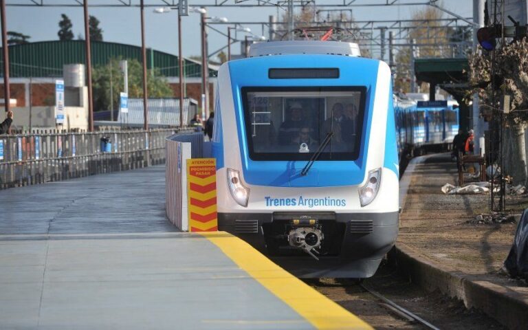 Tras la interrupción por corte de energía, los ramales del Tren Roca funcionan con demoras