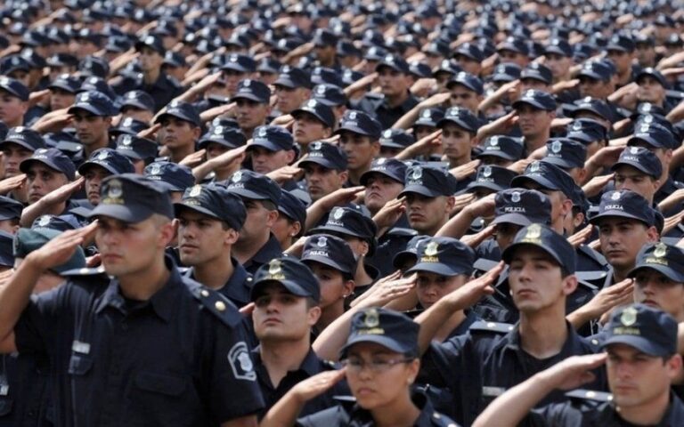 Según registros oficiales, más de 120 policías bonaerenses fueron separados de la fuerza por corrupción