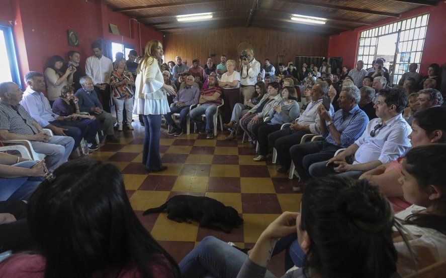 Vidal continúa con la gira por diferentes distritos en su campaña electoral netamente provincializada