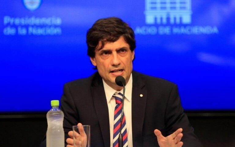 Lacunza estima que el desembolso del FMI de US$ 5.400 millones “va a concretarse este año”
