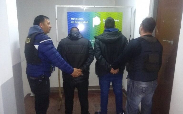 Cayeron dos hermanos acusados de desguazar motos y bicicletas robadas y vender drogas