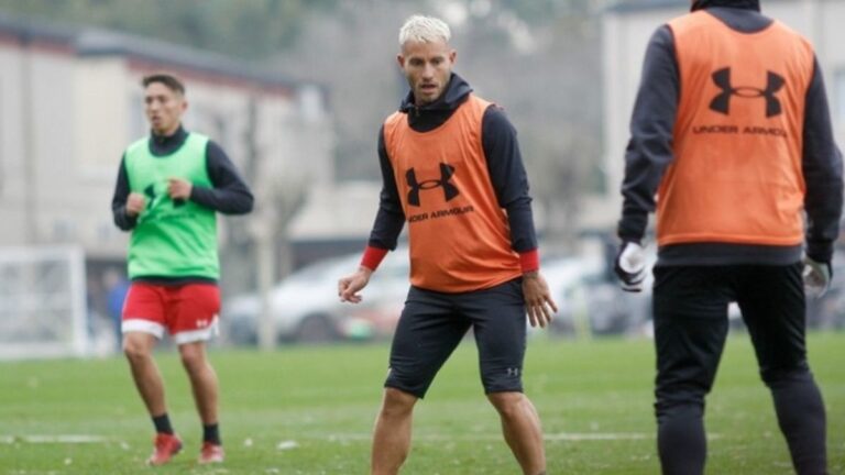 Milito trabajó el equipo y probó variantes