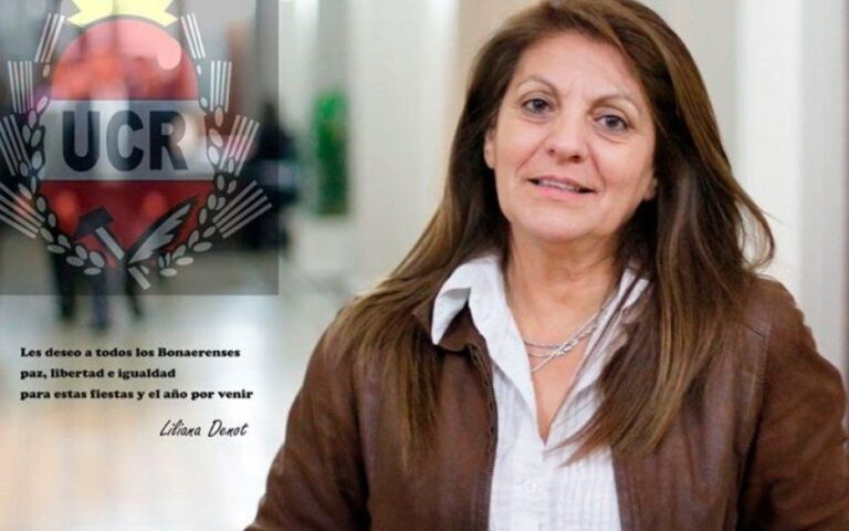 Filmaron a una legisladora de Cambiemos mientras entregaba dinero a jóvenes en Chascomús tras repartir boletas