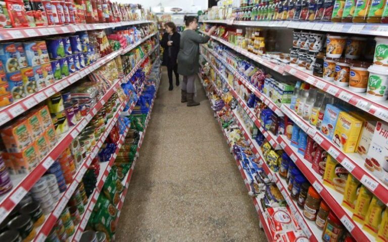 El Gobierno extiende por dos meses el sistema de precios máximos