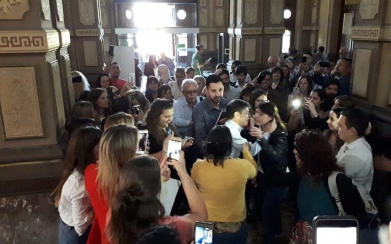 Comenzó la reunión entre Vidal y Kicillof en la gobernación bonaerense