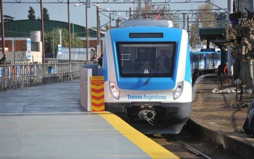 Desde la empresa Trenes Argentinos informaron que la línea Roca rehabilita el servicio de tren en todos sus ramales, tras el paro decretado para el día de ayer.