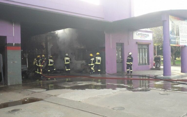 Roque Pérez: se incendió el local del candidato de Cambiemos y analizan si fue intencional