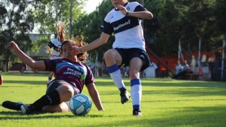 Gimnasia se quedó con el clásico ante Villa San Carlos