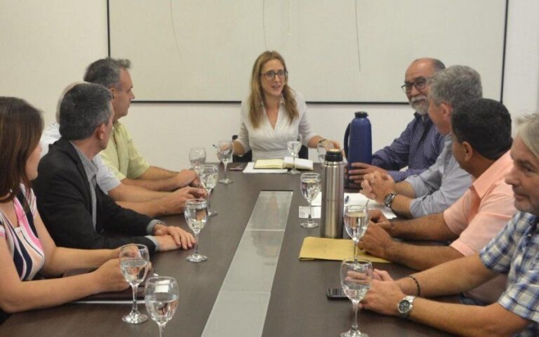 El Gobierno recibió a FEGEPPBA y supeditó la apertura de paritarias a la aprobación de la impositiva