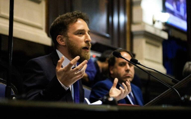 “Queremos poner a la Provincia de pie de forma unida y solidaria”