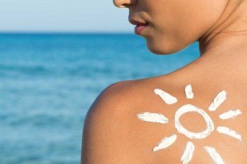 ¿Cómo cuidar la piel de los rayos UV del sol? Recomendaciones y medidas de prevención.