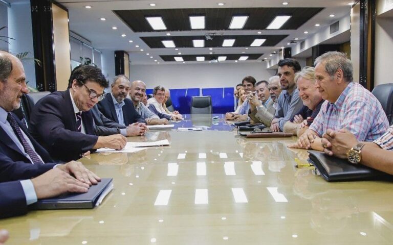 Bancarios rompieron el techo salarial: acordaron una suma fija de hasta $10.500 y cláusula gatillo por 2019