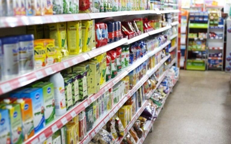 Mirá cuáles fueron los productos que más compraron los beneficiarios de la tarjeta alimentaria en el conurbano bonaerense