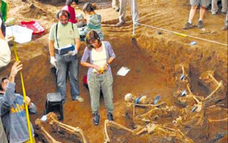 Postularon al Equipo Argentino de Antropología Forense para el premio Nobel de la Paz 2020