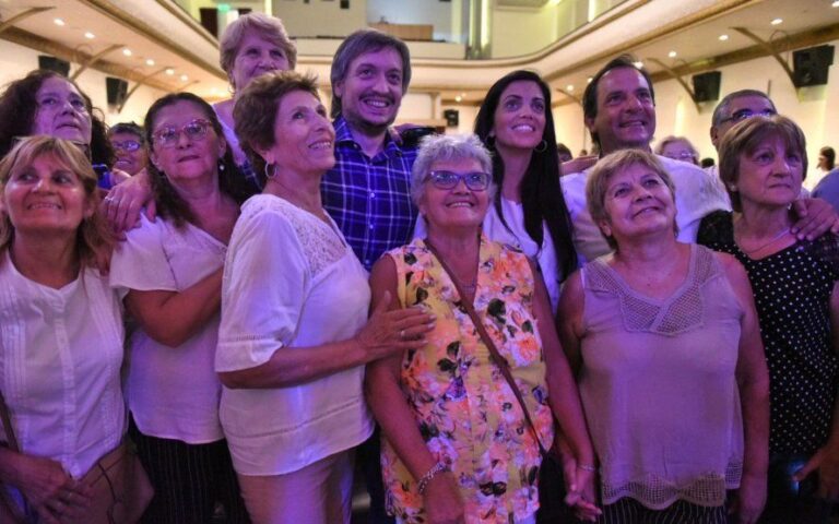 Máximo Kirchner encabezó un acto en Escobar y acusó al FMI de financiar la campaña de Macri