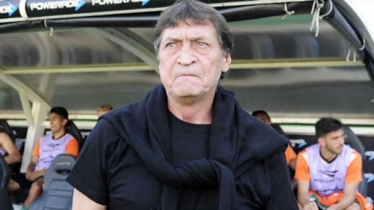 Falcioni: muy duro por tener que jugar la Copa Superliga