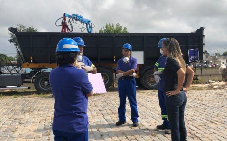 Aysa distribuye agua potable en el Delta