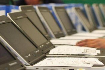 clases online: la mitad de los docentes tienen mas de 100 alumnos a cargo y el 91% dedica mas horas en cuarentena