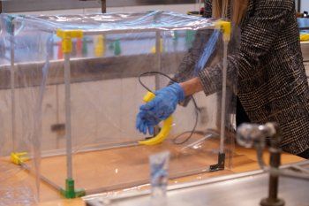 desarrollan en la untref un dispositivo que protege a medicos del contagio de covid-19