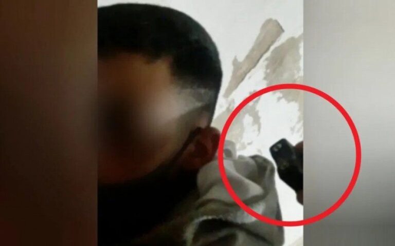 Desafectaron al policía acusado de filmarse con una picana junto a un menor detenido