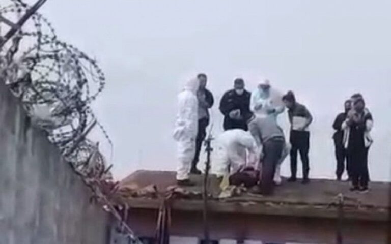 Asesinato en una cárcel: la justicia atenuó la acusación a una oficial penitenciaria