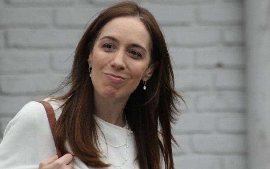 Vidal y sus hijos cocinan guiso para un comedor de la villa 21-24