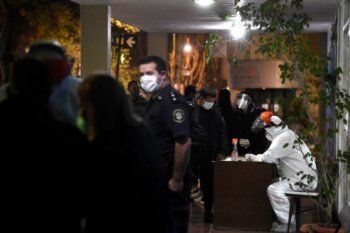 ordenan testeos masivos en comisarias de seis distritos bonaerenses