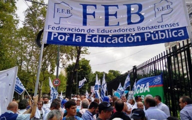 Los docentes le piden a Kicillof retomar la paritaria acordada para mitad de año