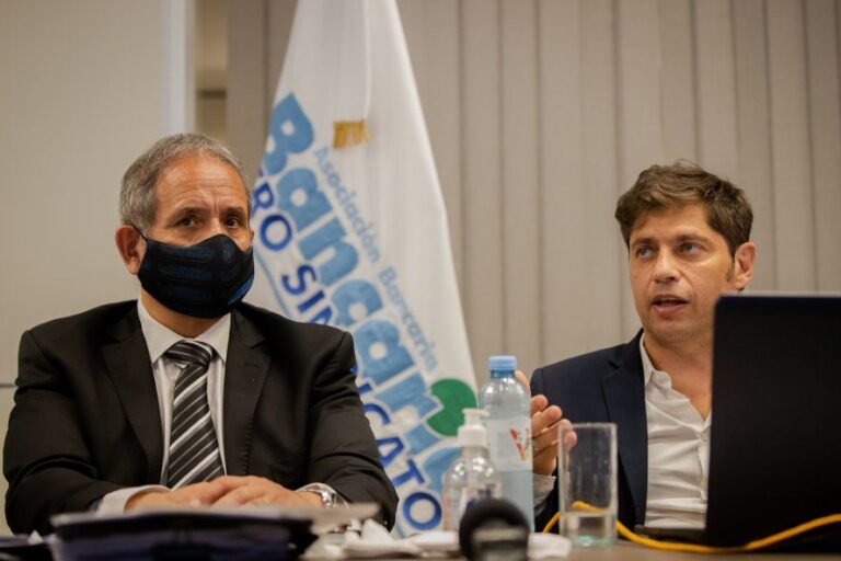 Kicillof remarcó el rol de los bancos para la industria