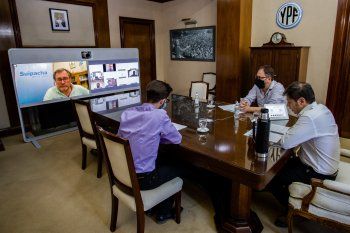 Kicillof participó de la reunión con intendentes de forma virtual. 