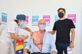 El ministro de Salud bonaerense, Daniel Gollán, recibió la primera dosis de la vacuna contra el coronavirus.