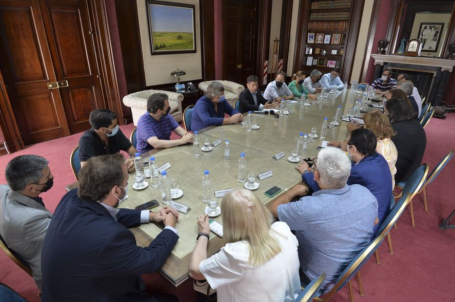 El gobernador Axel Kicillof confirmó el bono para estatales