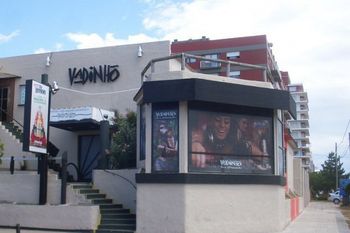 san clemente: polemico episodio en la puerta de un boliche