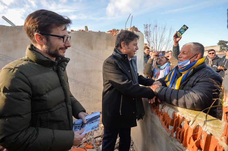 Axel Kicillof visitó Berazategui con una batería de obras
