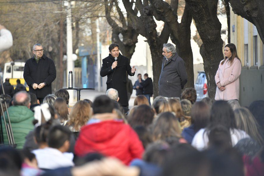 El gobernador Axel Kicillof volvió a rechazar la idea de la autonomía municipal, una de las banderas de la UCR en la Legislatura bonaerense.