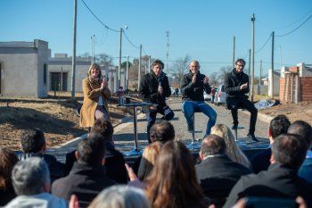 Axel Kicillof repartió para todos lados: críticas a la autonomía municipal y diferencias con CABA