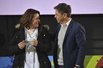 Provincia entregó combis para poder llevar a chicos con discapacidad a la escuela