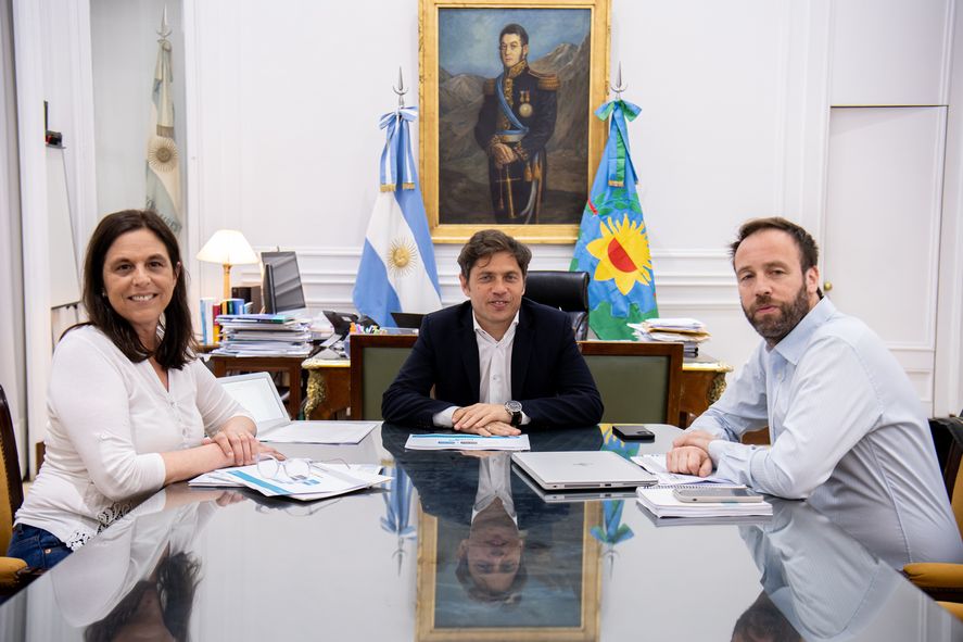 Axel Kicillof, Marina Moretti y Pablo López. La Provincia anunció aumentos en jubilaciones y pensiones mínimas